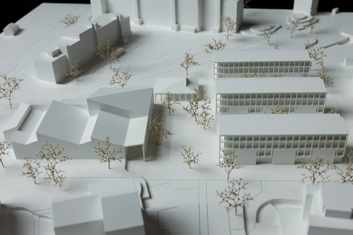 Das Siegerprojekt heisst «Forum in Pompeji». Architekturmodell, Neubau in Wetzikon